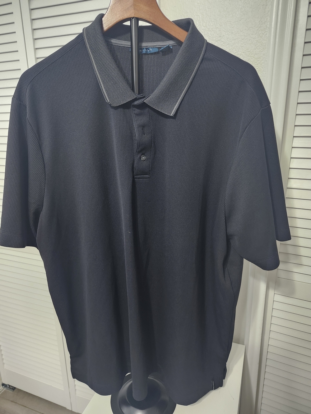 Perry Ellis Men's Black Short-Sleeve Polo with Contrast Collar Stitch